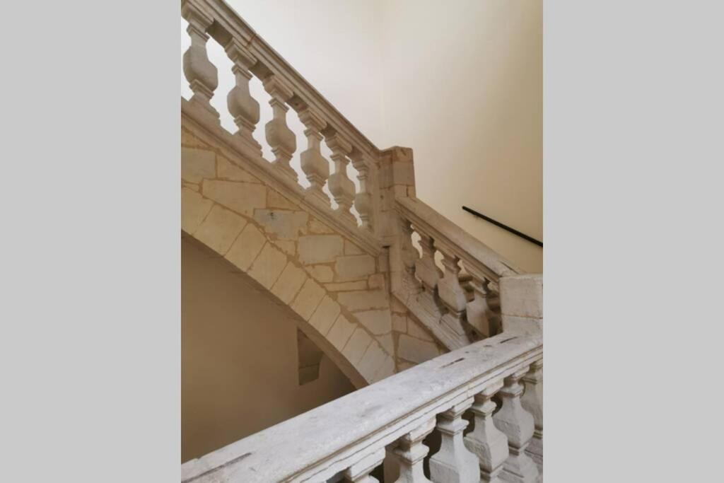 Uzes A Pied, Appartement Dans Cadre D'Exception Екстер'єр фото