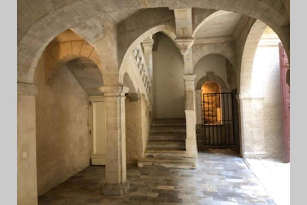Uzes A Pied, Appartement Dans Cadre D'Exception Екстер'єр фото